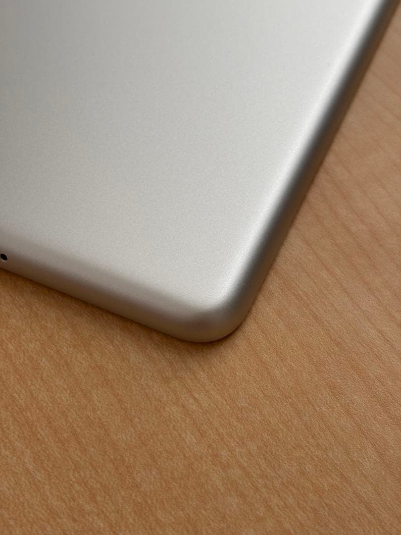 iPad 32G シルバー 本体のみ 初期化済み