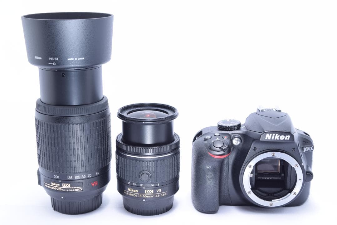 ①Nikon D3400 デジタル一眼レフ　Wレンズセット　手振れ補正レンズ付き