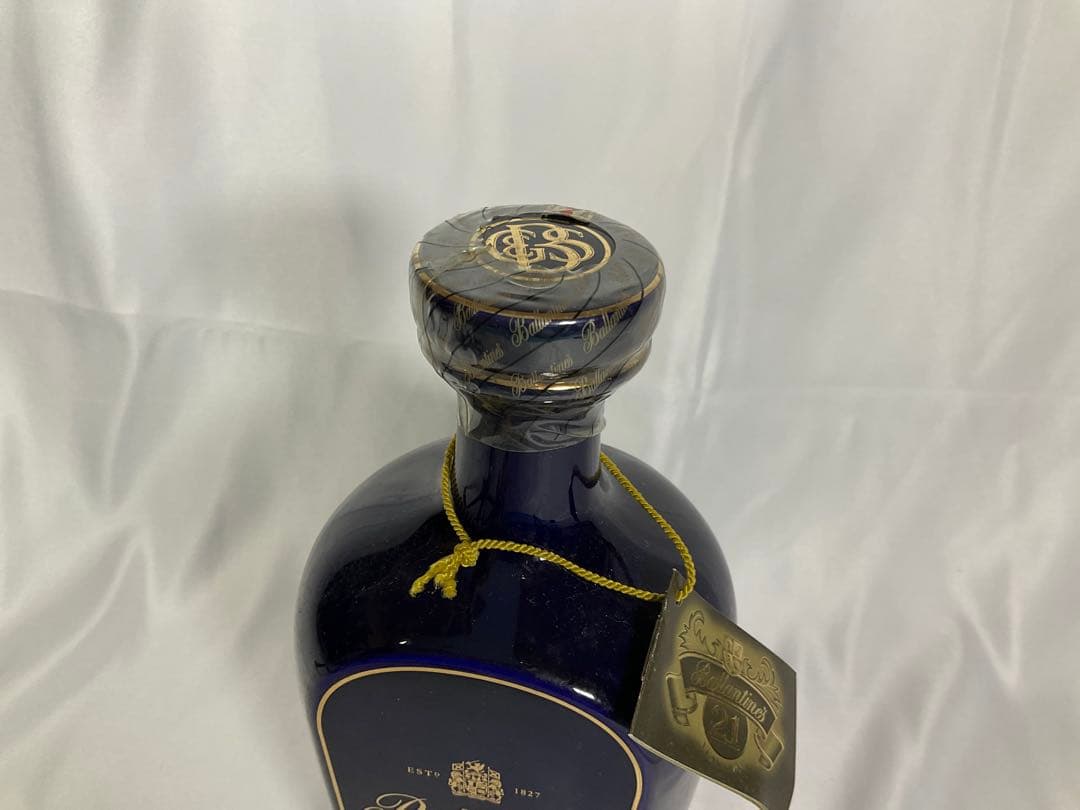Ballantine's 21年 スコッチウイスキー 青陶器ボトル700ml