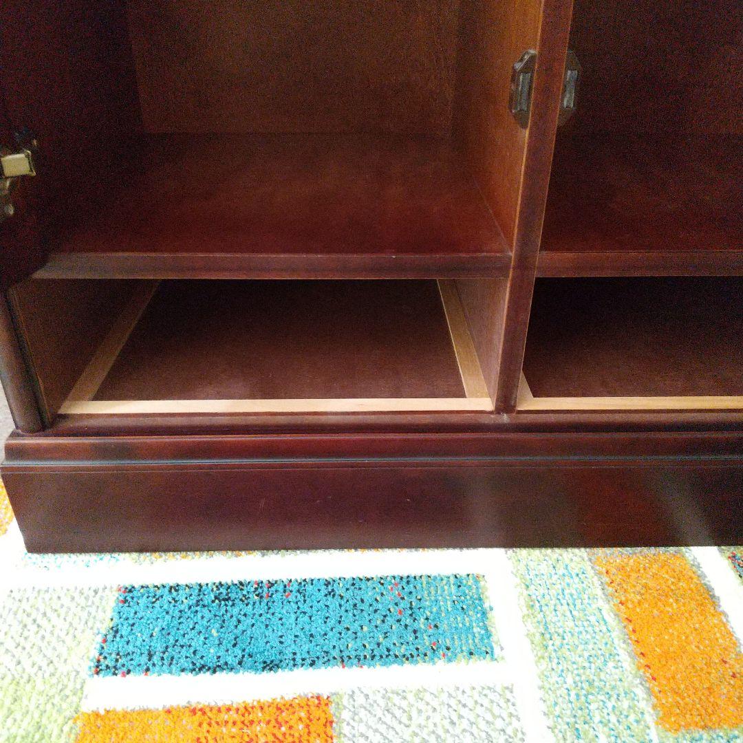 洋風 両開きキャビネット