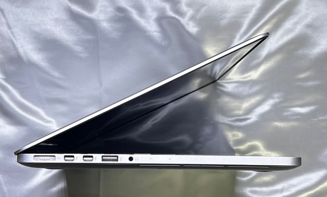 SSD512GB MacBook Pro（3.1GHz i7/メモリ16GB