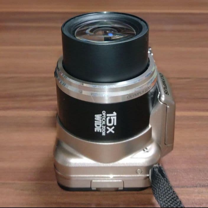 Olympus SP-600uz　光学ズーム　乾電池式　コンパクトデジタルカメラ