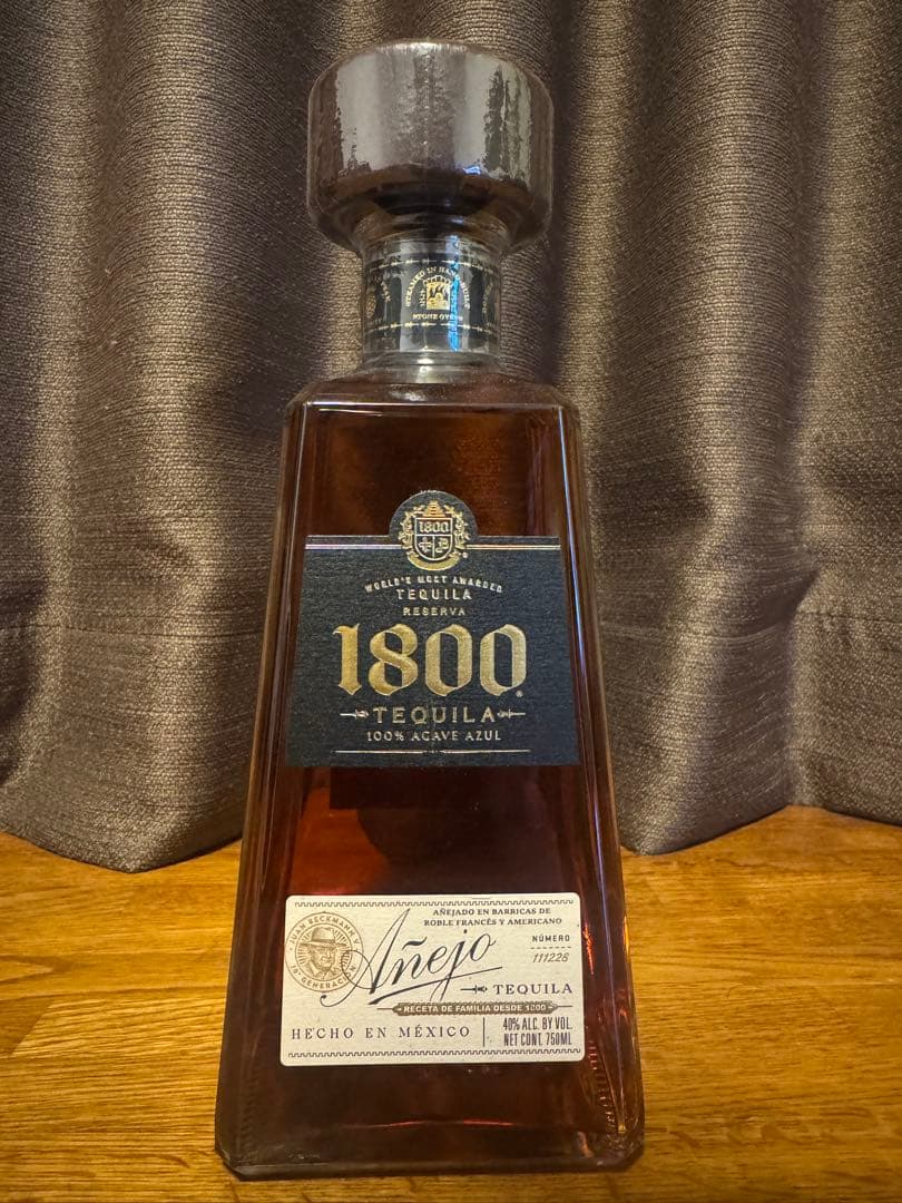クエルボ1800テキーラ アネホ 750ml