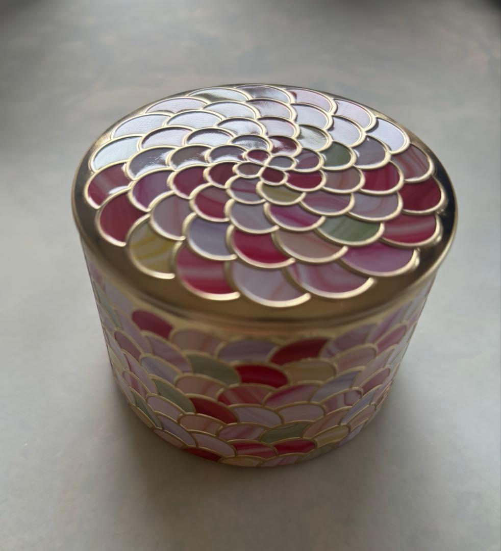 メテオリット ビーユ / 02 ローズ フェイスパウダー