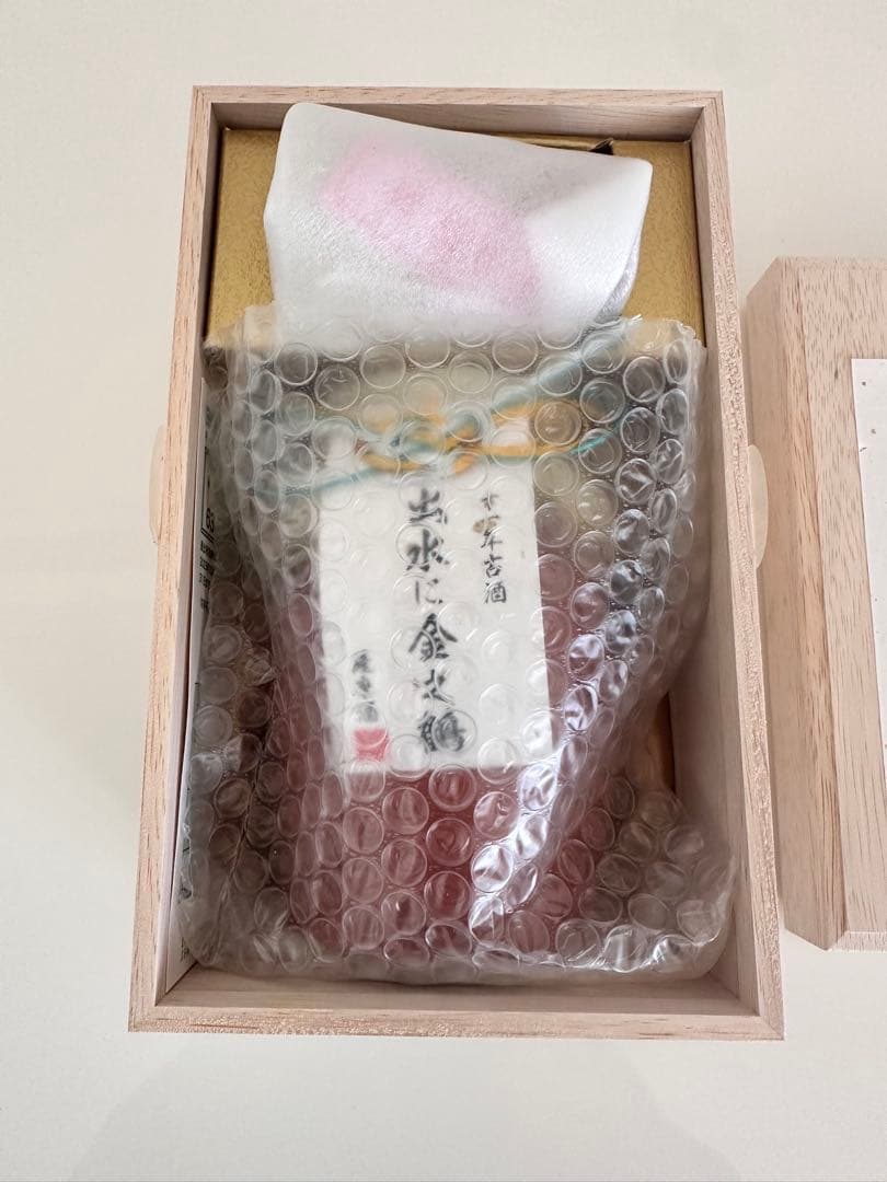 出水に金之鶴 十一年古酒 木箱入り　薩摩酒