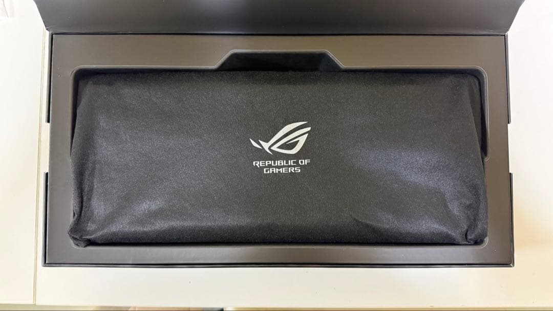 ASUS ROG Azoth Extremeメカニカルキーボード75%