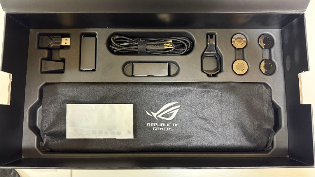 ASUS ROG Azoth Extremeメカニカルキーボード75%