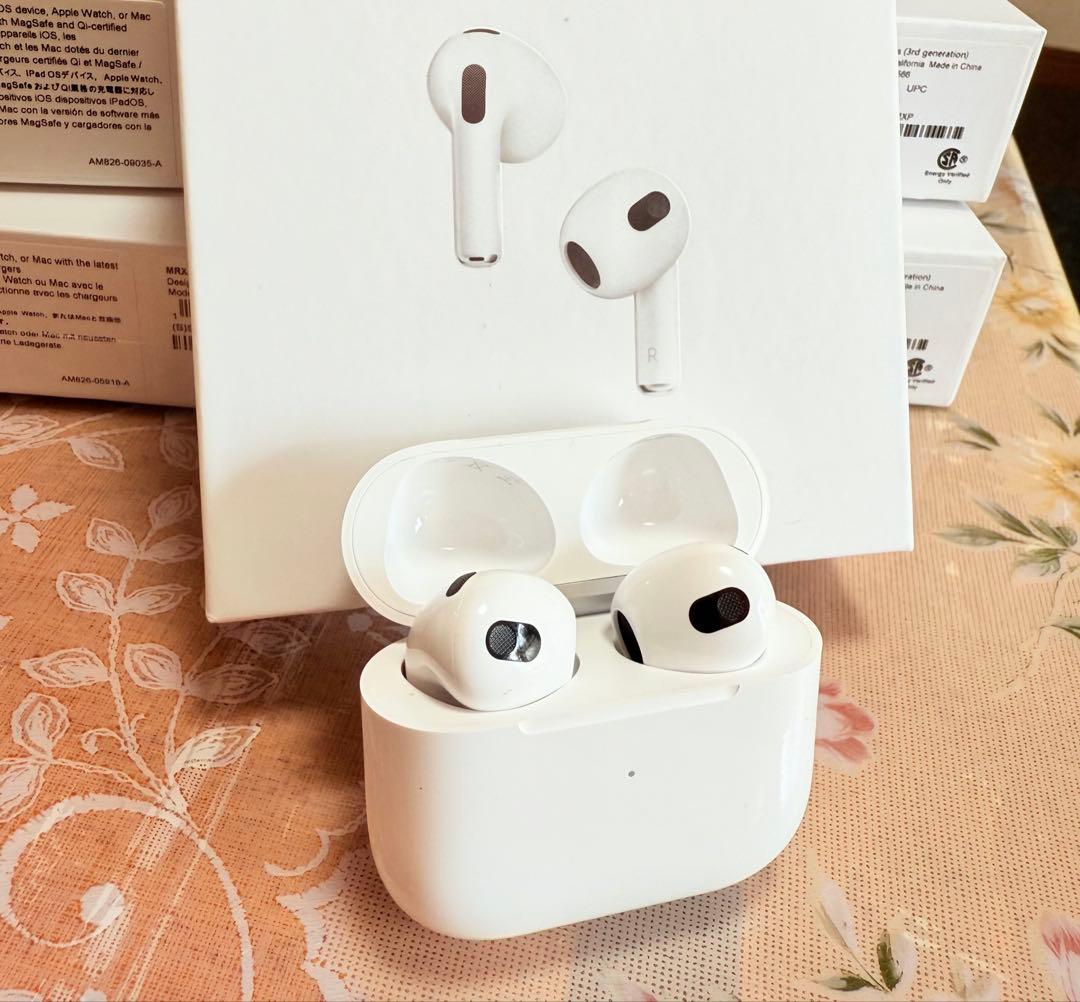 AirPods (第3世代) ホワイト 充電ケース付き