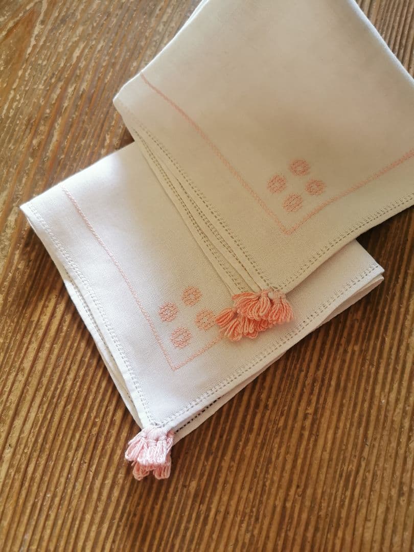 アンティーク フレンチリネン？ 珊瑚色の花/リーフ刺繍 フリンジ付きクロス b