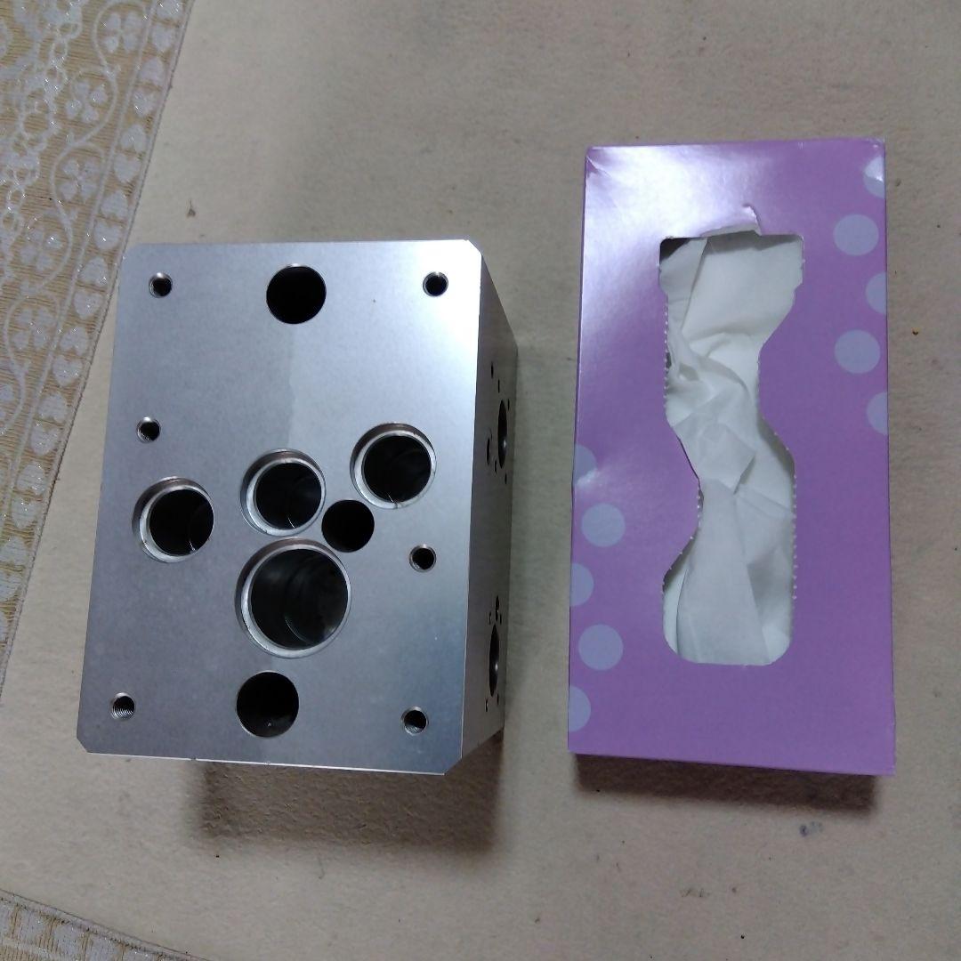 金属製スピーカー台