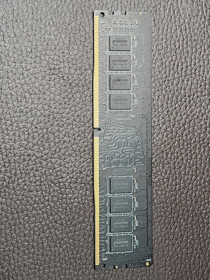 16GB DDR4 メモリ PC4-21300 CL19　1枚のみ