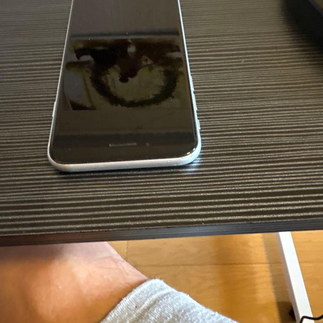 iPhone SE 第2世代　64GB ホワイト