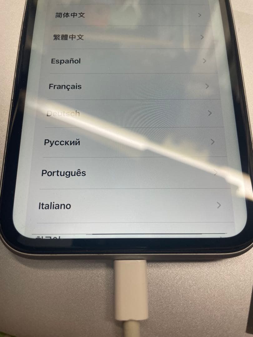Apple iPhone XR ホワイト 本体　simロック無し