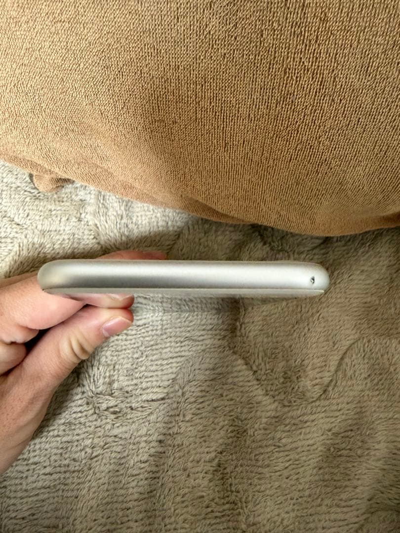 【良品】iPhone8 64GB ホワイト / SIMロック解除済