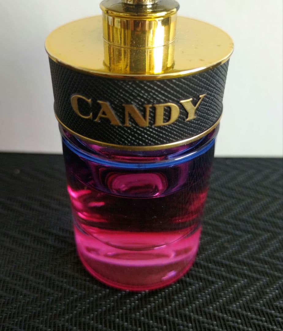 廃盤PRADA CANDY NIGHT 香水 ピンクとブルーのグラデーション