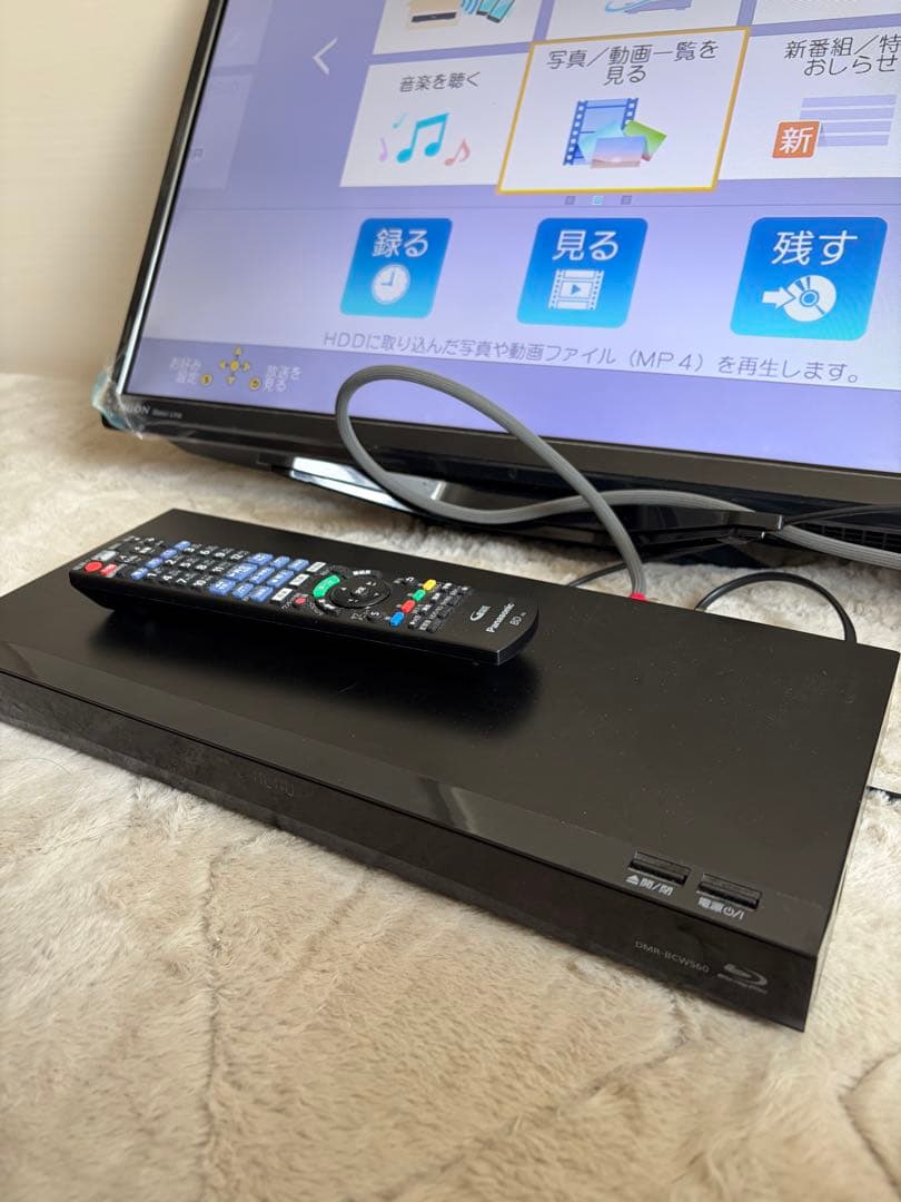 32型液晶テレビ　Blu-rayレコーダー