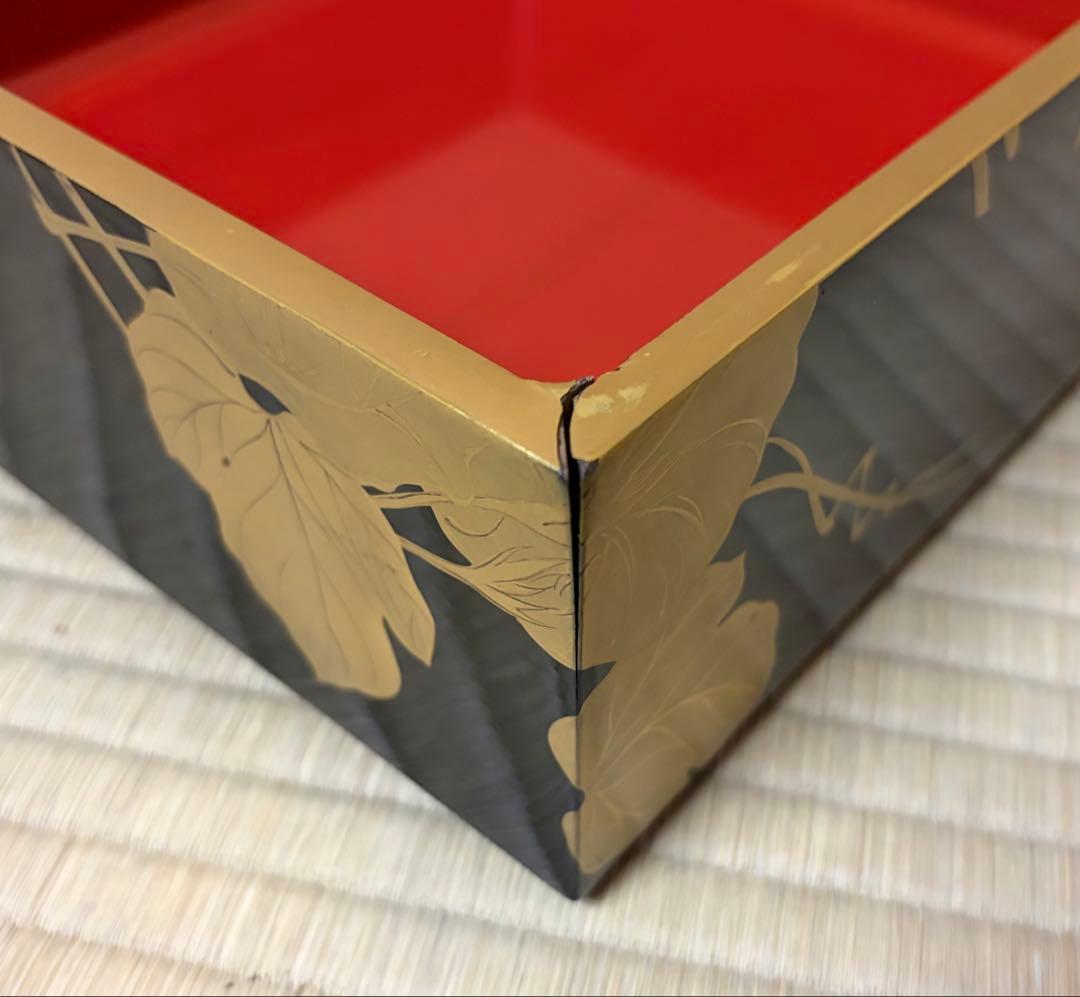 輪島塗　金蒔絵の美しい段重　替え蓋付き