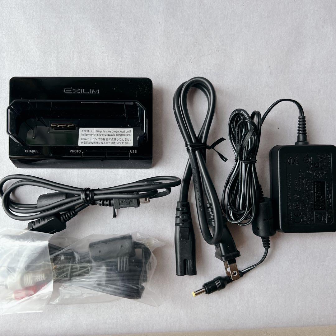 美品✨CASIO EXILIM EX-V8 デジタルカメラ　コンデジ　付属品完備