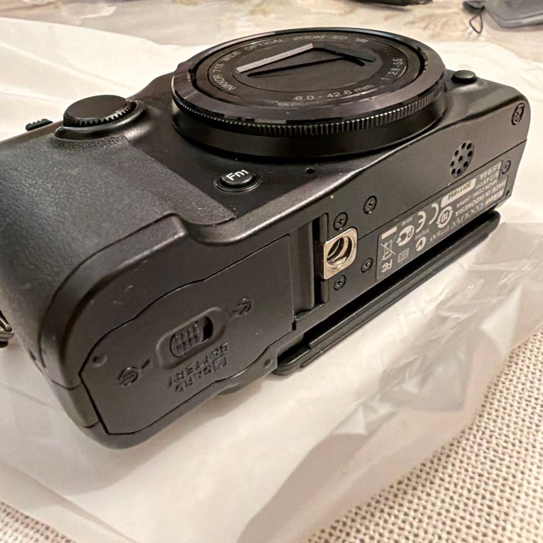 「感動品」Nikon Coolpix P7100 コンパクトデジタルカメラ