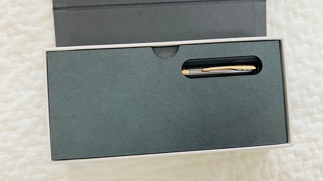パーカー　PARKER ボールペンソネット プレミアム シルバー&ブラックシズレ
