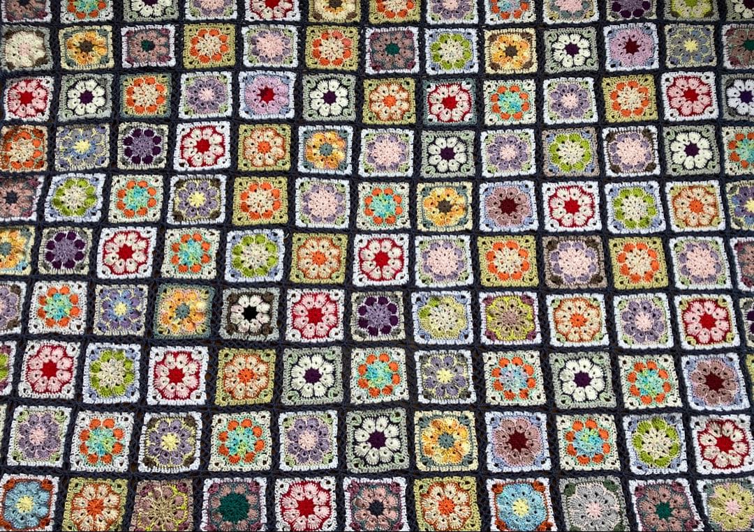 多色アフリカンフラワー　ブランケット　ベッドカバー　タペストリー　パッチワーク風