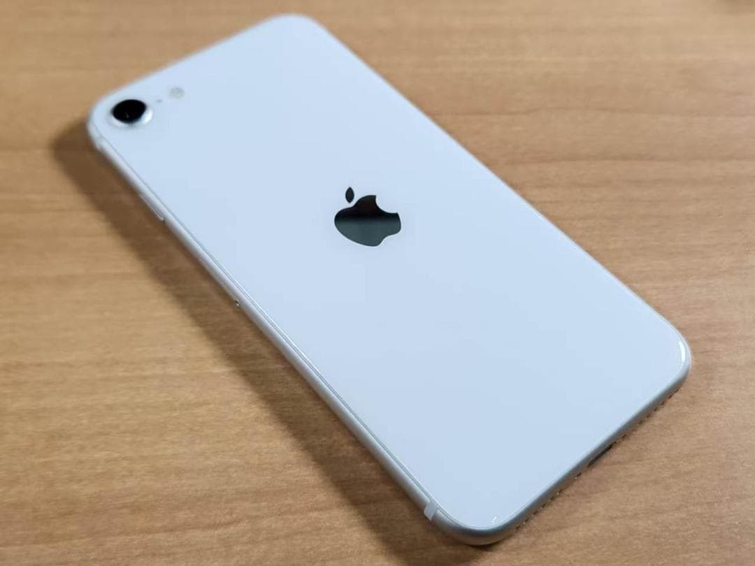 031900J iPhone SE A2782 64GB 第3世代