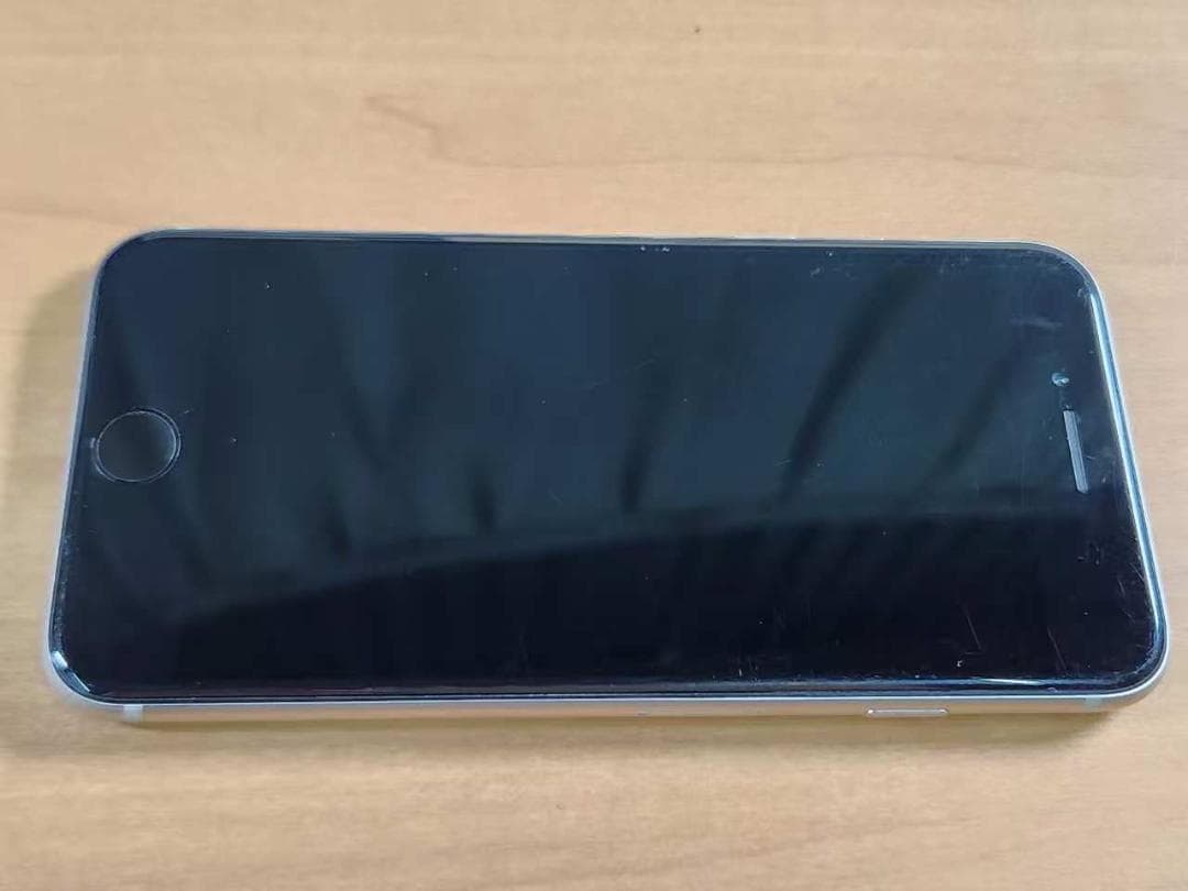 031900J iPhone SE A2782 64GB 第3世代