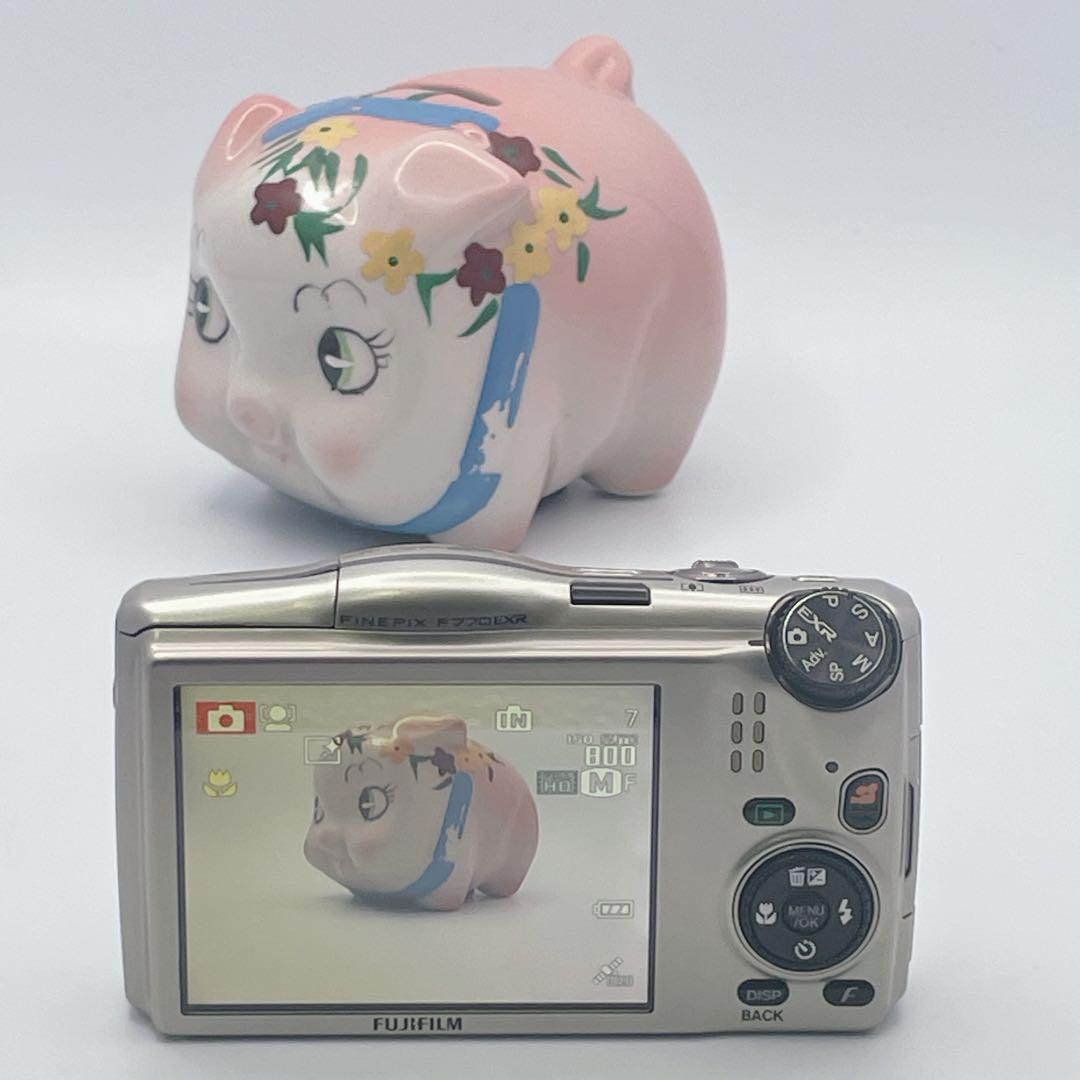 【概ね美品】FUJIFILM FinePix F770EXR シャンパンゴールド