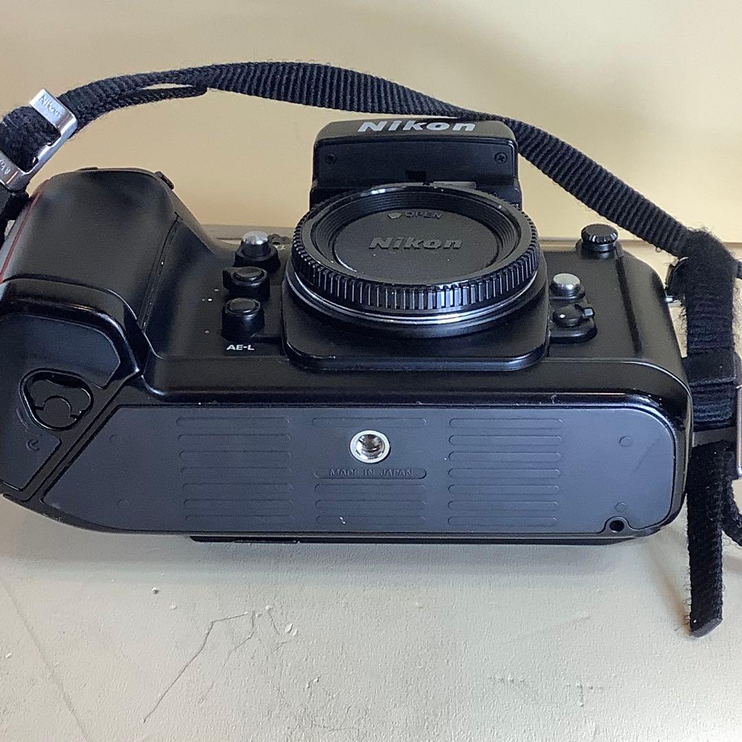 ニコンF4S (Sの意味は詳細説明) 付属レンズ AF 35-70/2,8 美品