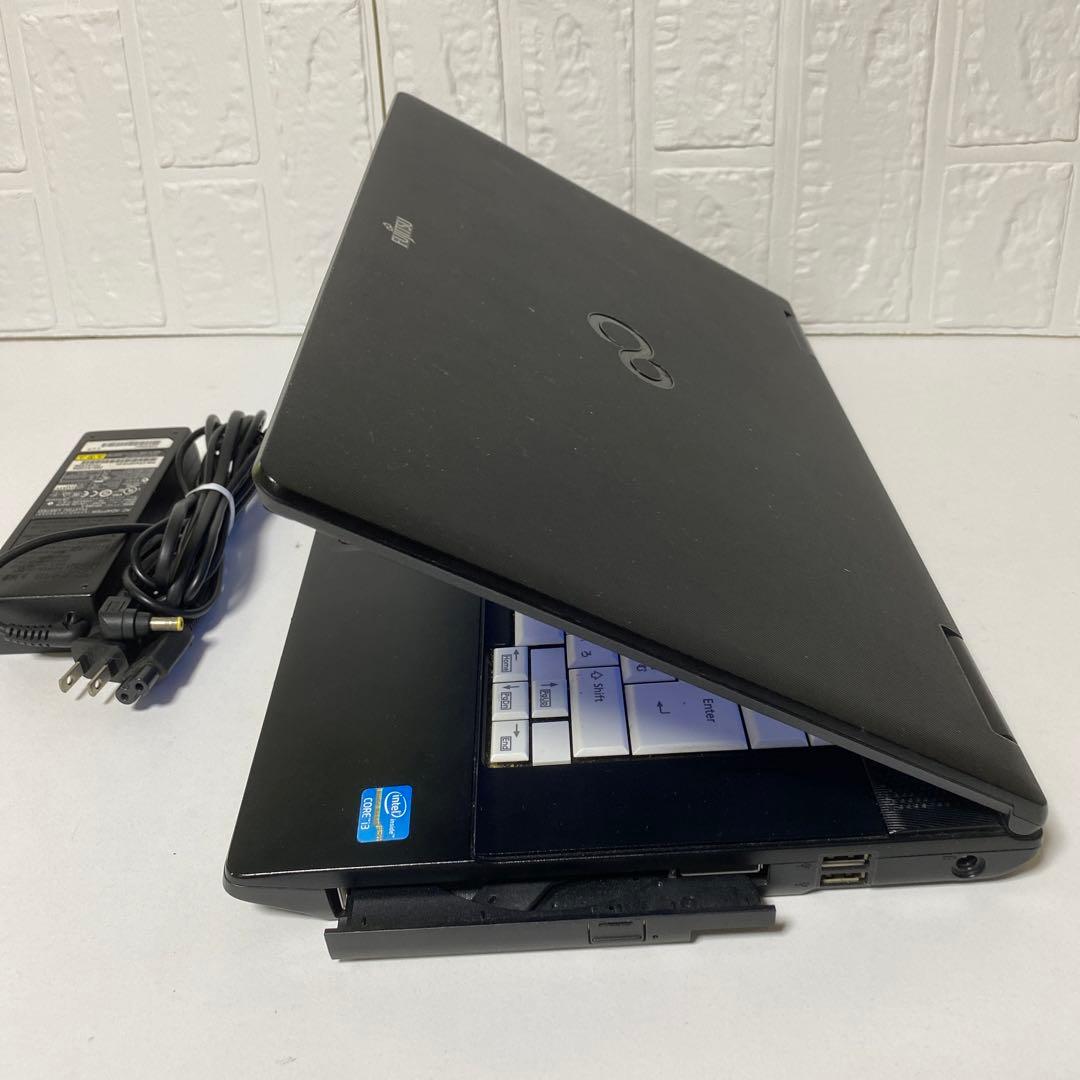 FUJITSU SSDノートパソコン　Windows11Pro オフィス付き