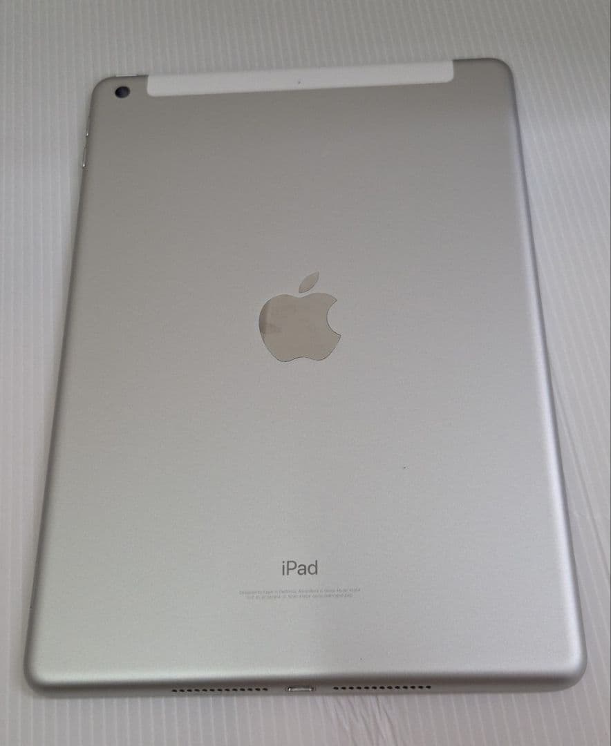 iPad 第6世代　32GB WiFi Cellularモデル