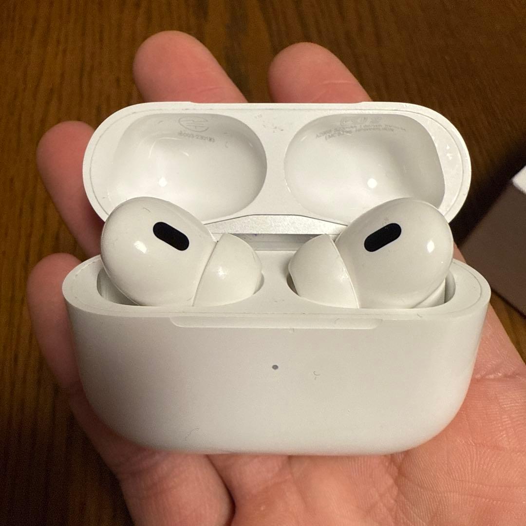 AirPods本体 ホワイト 充電ケース付き