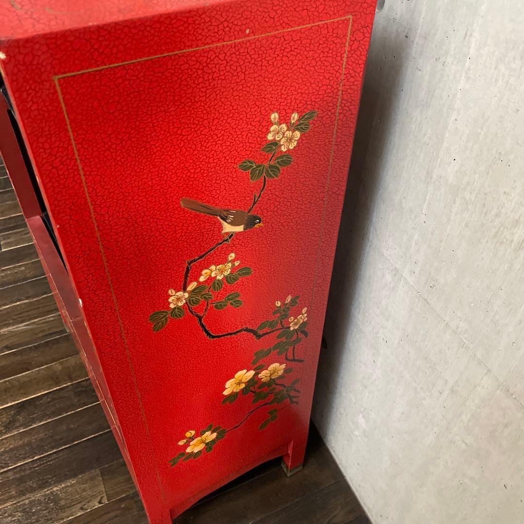 赤い家具　花模様　アジア風　シノワズリ　中国