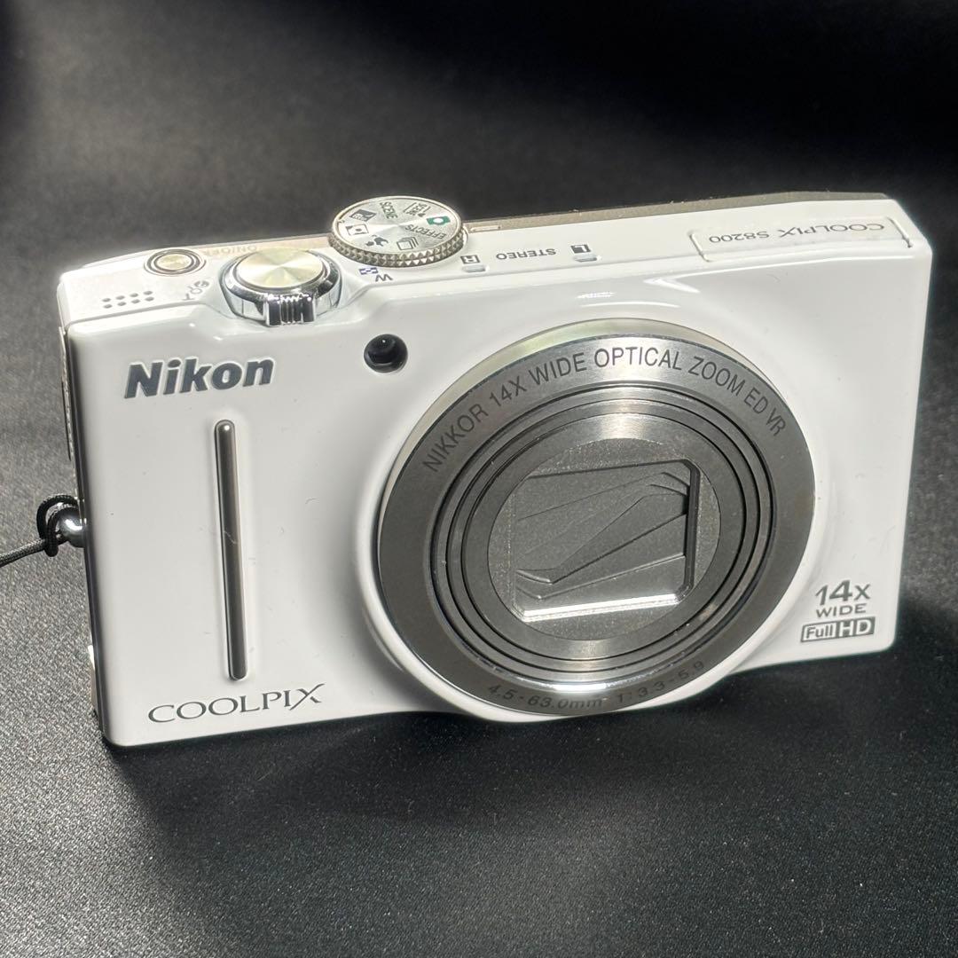 【美品】Nikon COOLPIX S8200 ホワイト 14倍ズーム