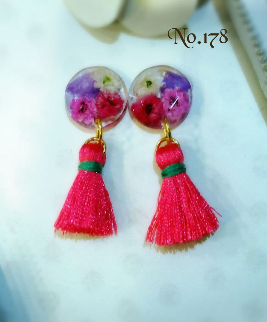 ☆aya☆さま専用かすみ草ドライフラワー ピアス イヤリング