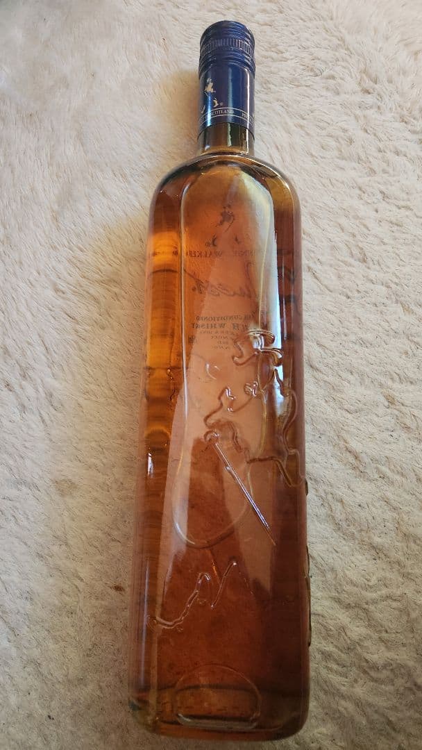 ジョニー・ウォーカー クエスト 750ml