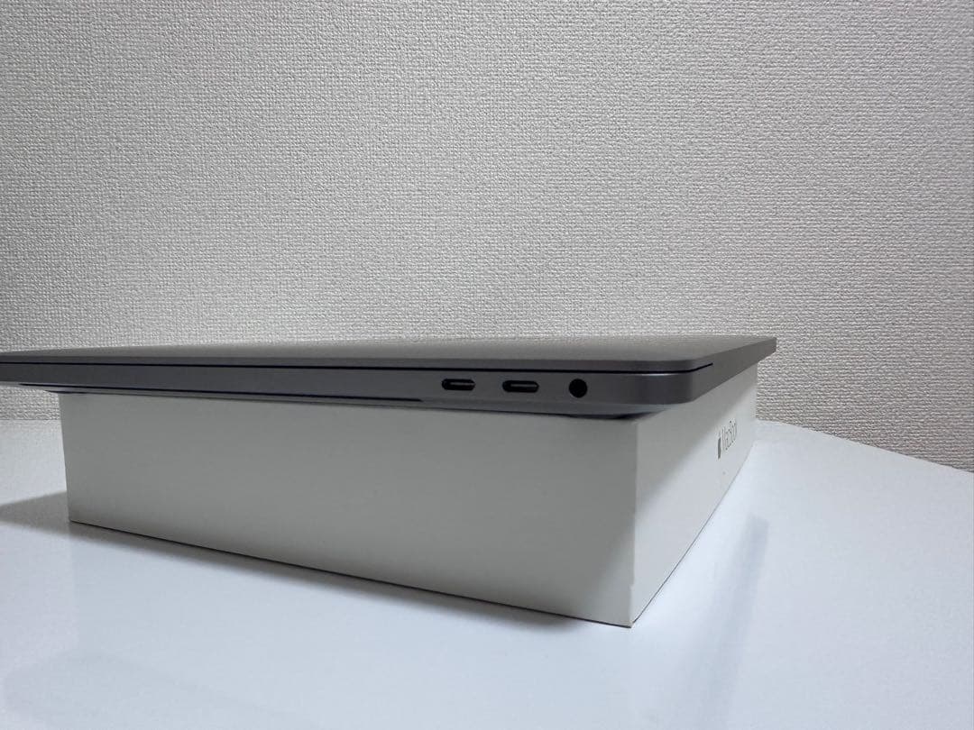 Macbook Pro 16インチ 2019 i7 SSD 512GB