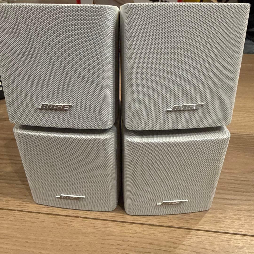 BOSE ダブルキューブ型 サテライト スピーカー 白　天釣り金具つき