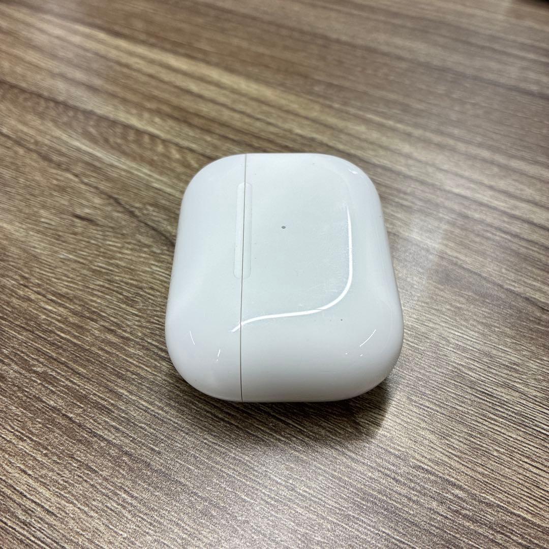 AirPods 充電ケース ホワイト　充電ケースのみ