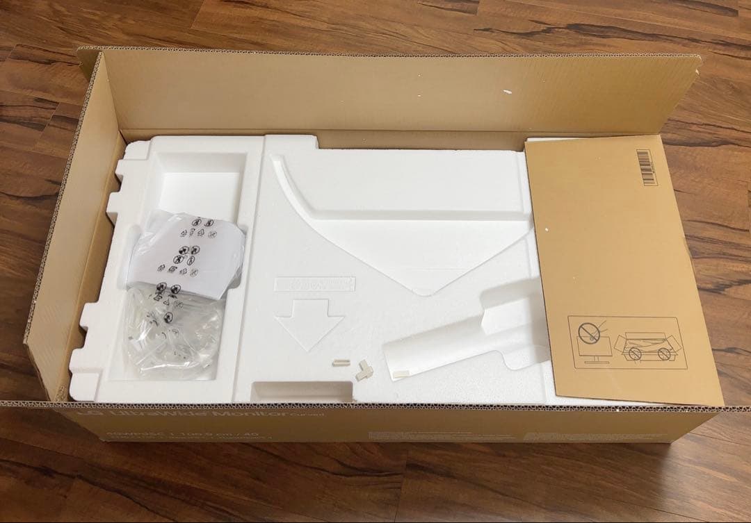 40WP95C モニター