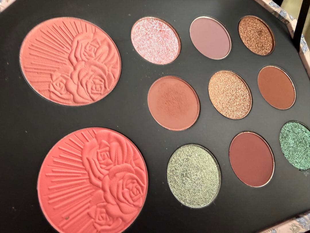 Pat McGrath Labs チークとアイシャドウのパレット