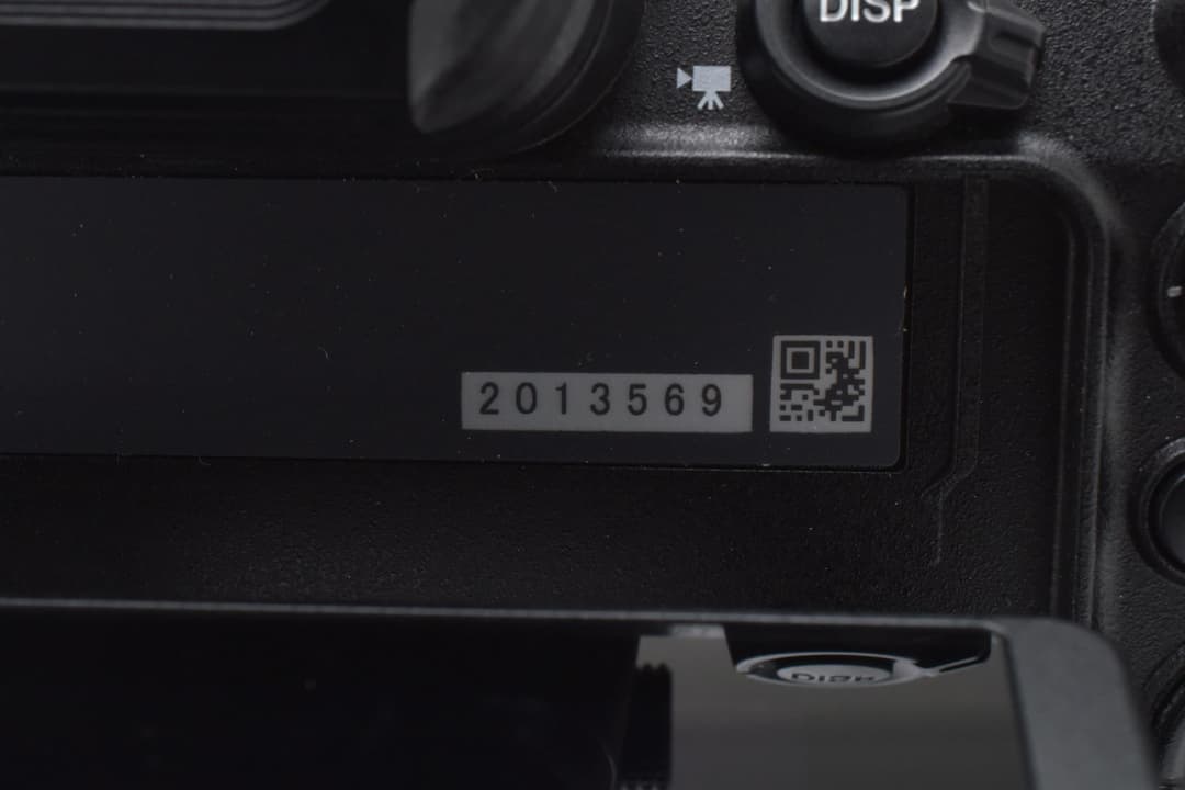 ■ほぼ新品■ ニコンZ5 ミラーレス一眼 #C892