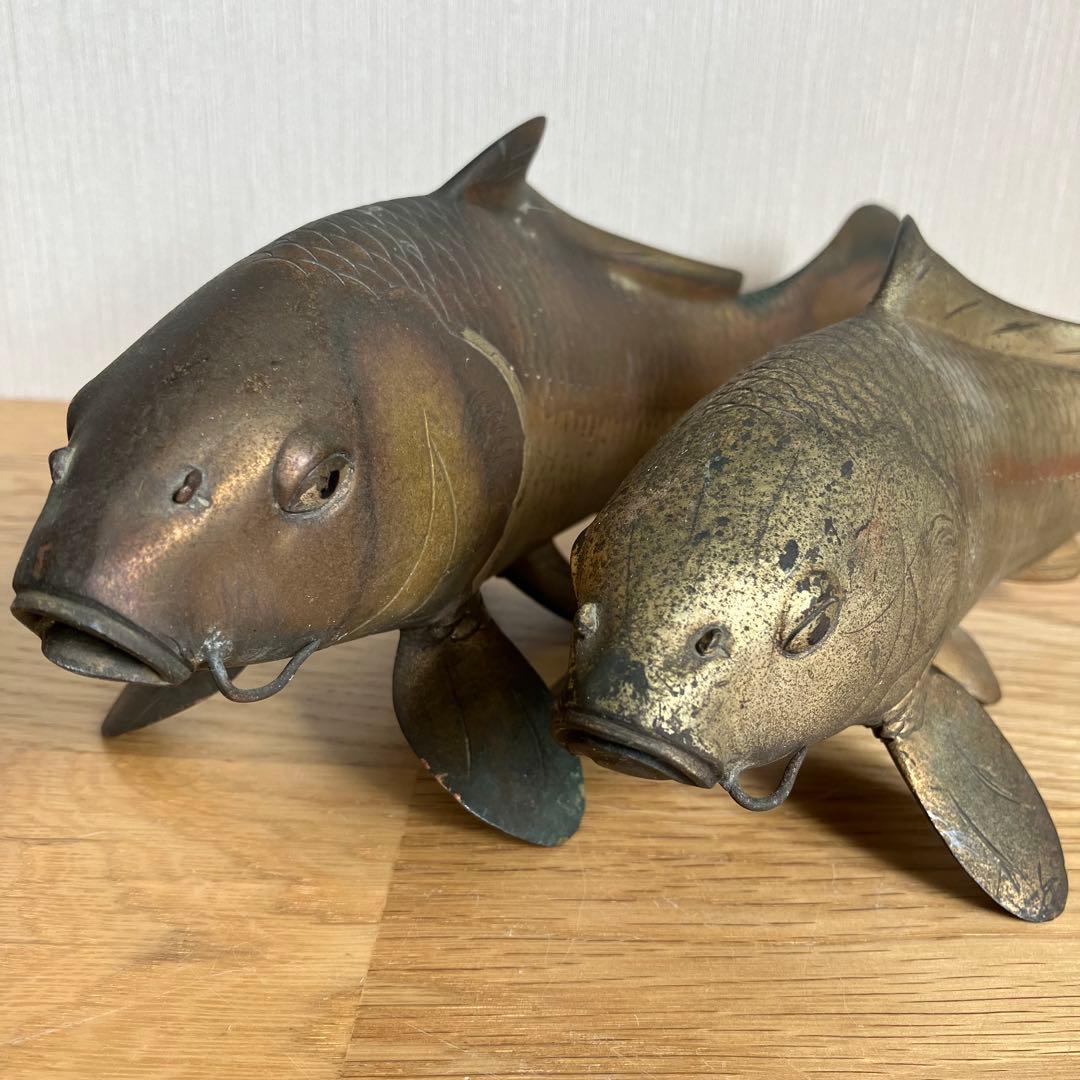鯉の置物　金工師岩坪信光作　金属工芸品　鯉　縁起物　置物