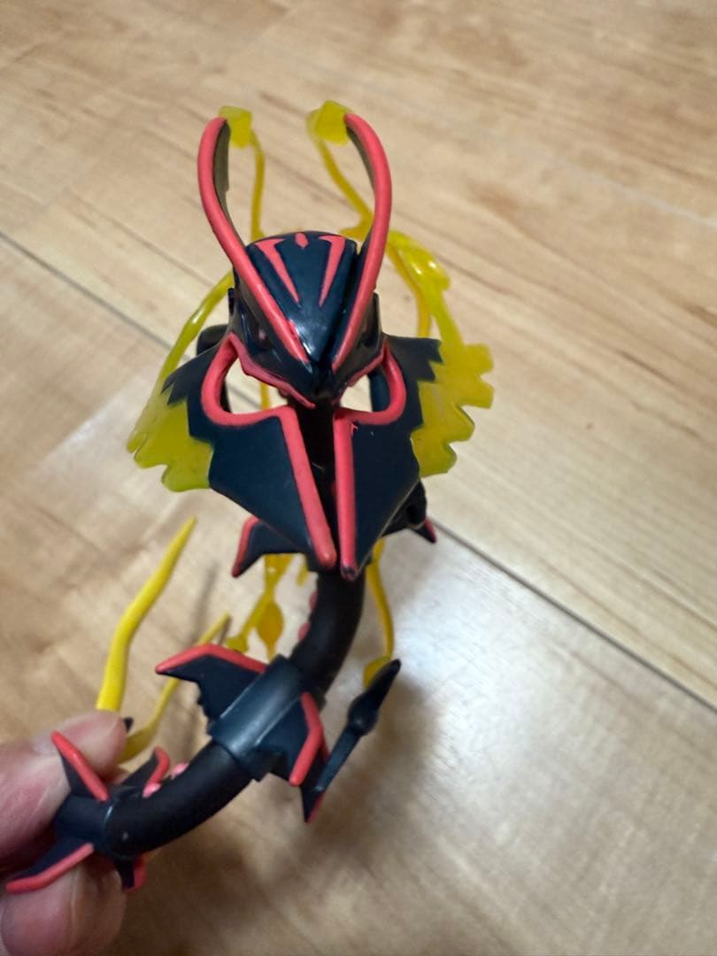 限定1000個　黒いメガレックウザ　モンコレ
