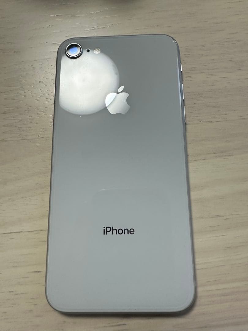 iPhone8 64GB シルバー SIMフリー バッテリー88% 傷あり