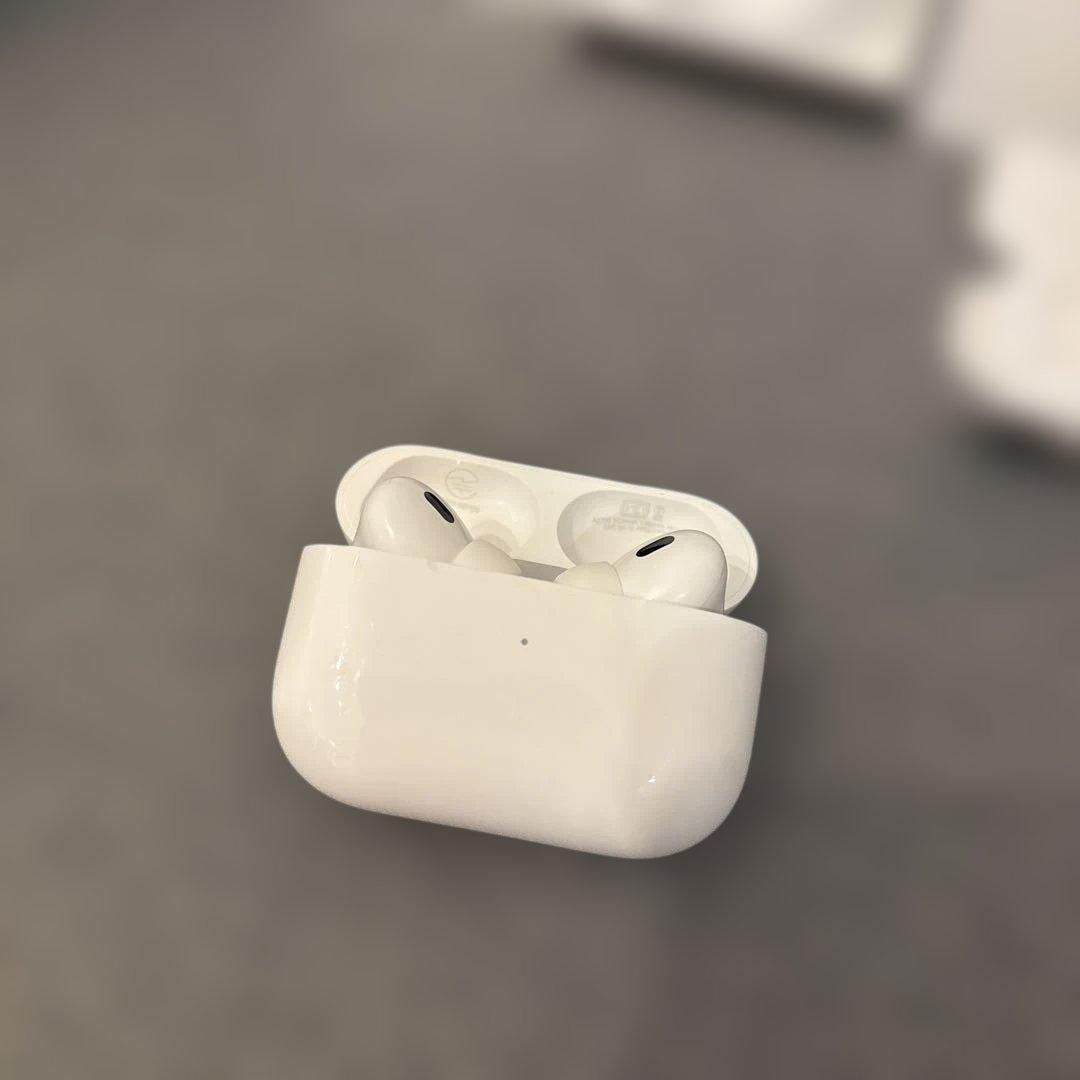 シ*ギ様 AirPods Pro (第2世代) 本体　ライトニング　Lightn