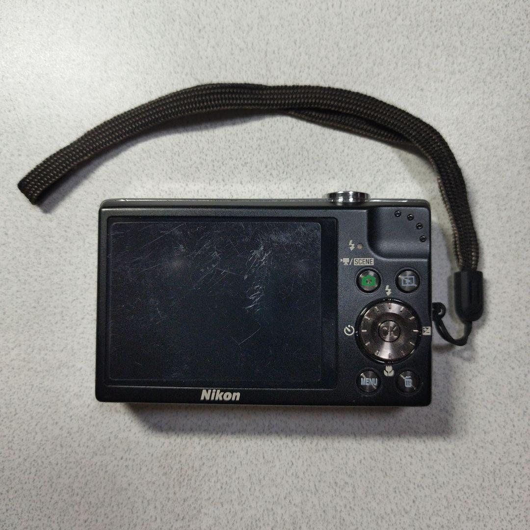 Nikonのデジカメ COOLPIX S640