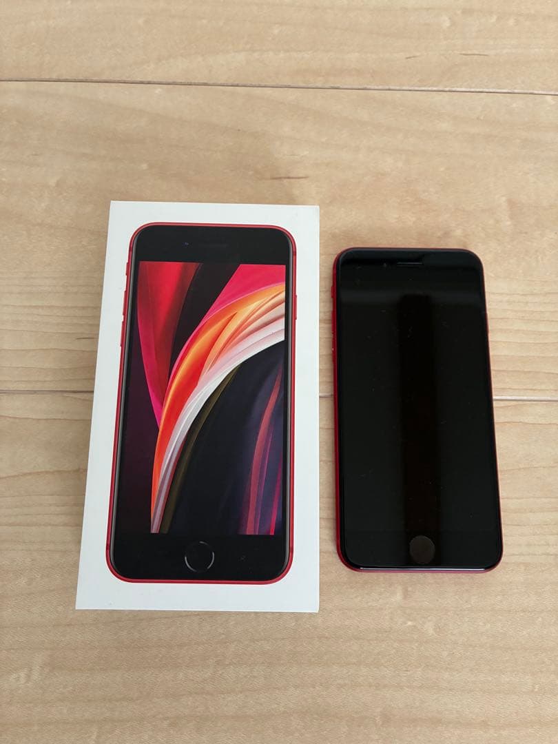 美品Apple iPhone SE 第2世代レッド本体128GB SIMロック無