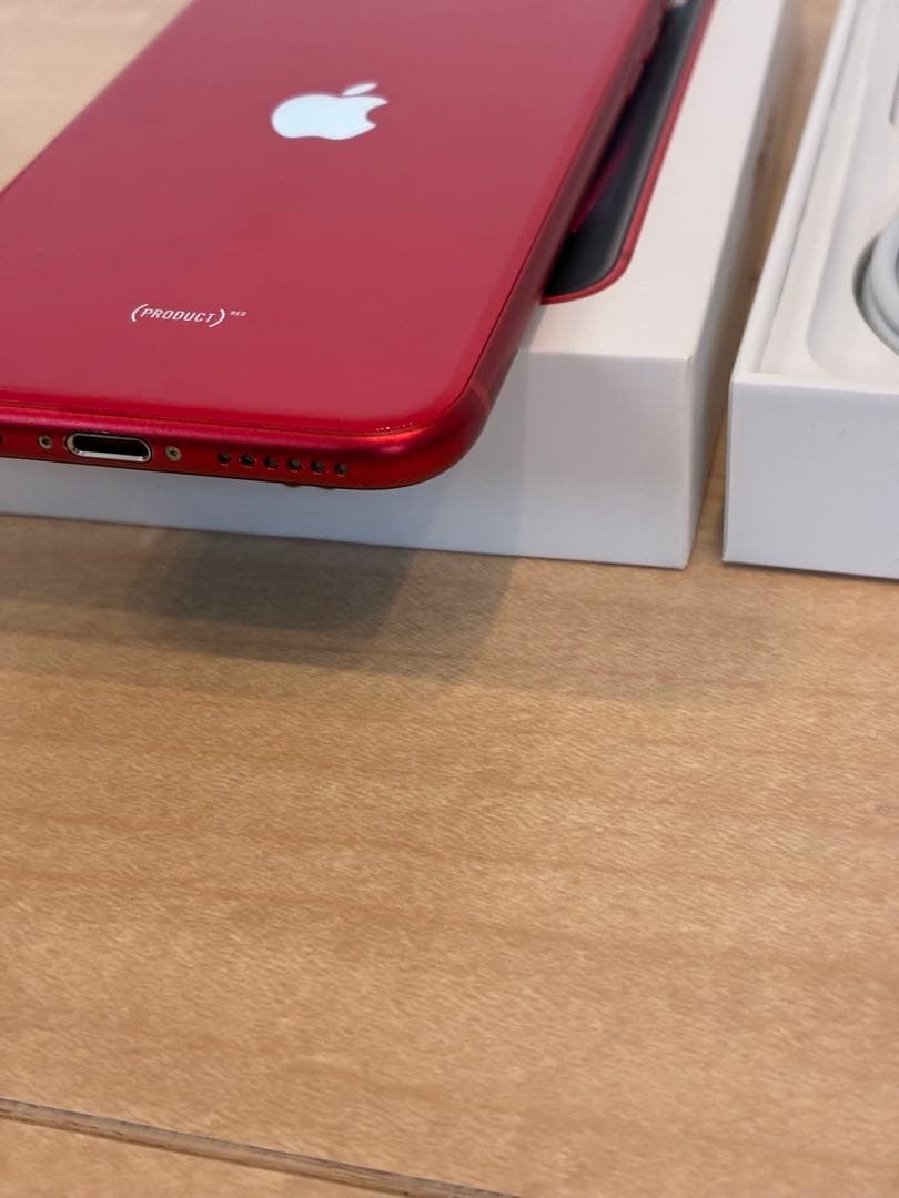 美品Apple iPhone SE 第2世代レッド本体128GB SIMロック無