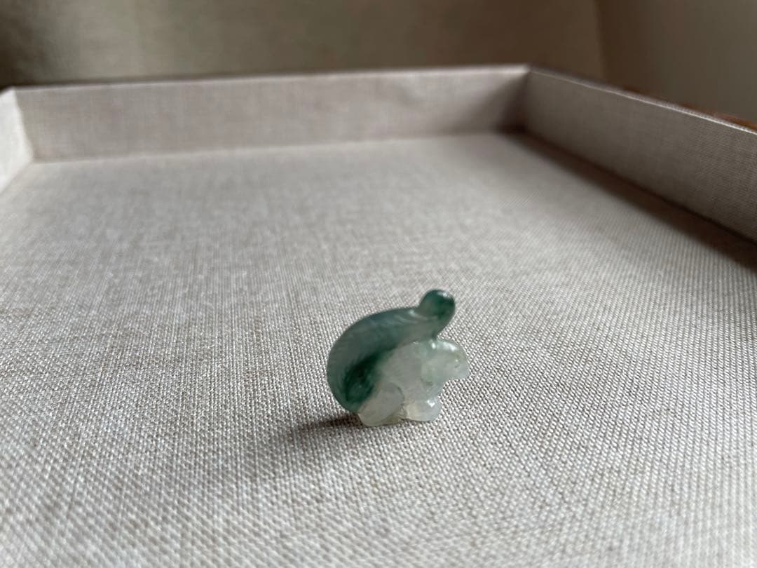 本翡翠 天然石 飄花 可愛い リス りす ネックレストップ